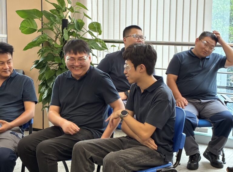 More than 20 workers and managers participated in this session